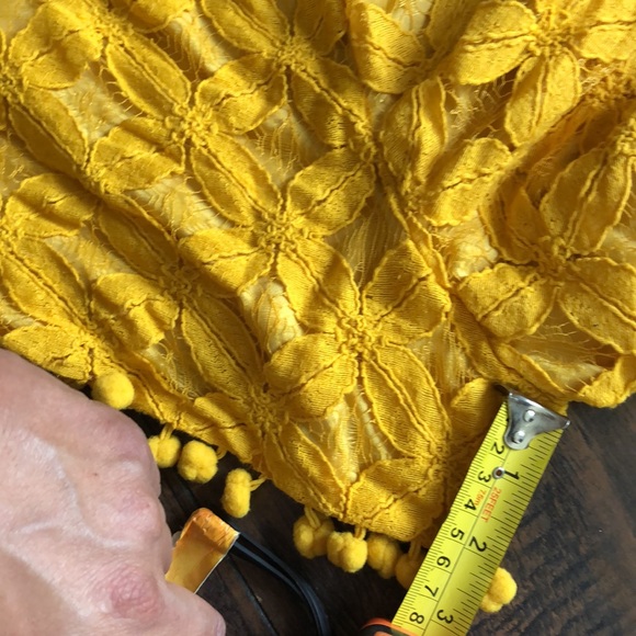 Cute dark mustard shorts size Large - Picture 4 of 9